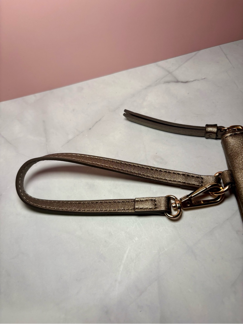 🤎 Jessica Simpson Metallic Bronze Zip Wristlet - Picture 6 of 7